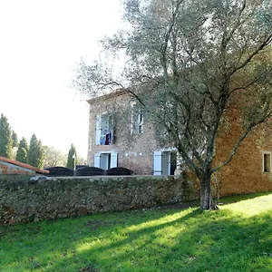 à L'entrée Du Village De Appartement