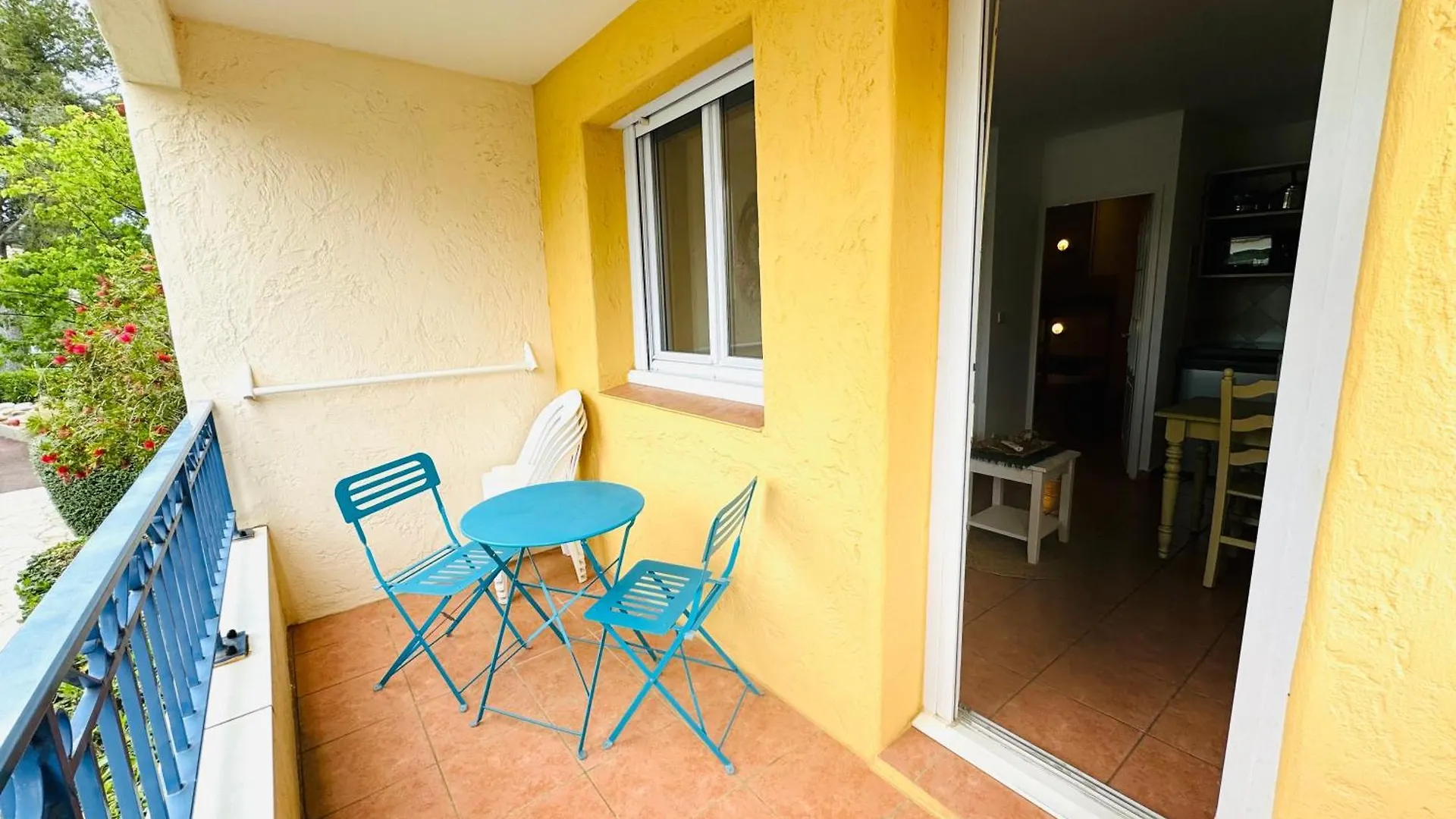 Studio Et Cabine, 4 Personnes,Mer, Piscine, Tennis, Les Issambres Roquebrune-sur-Argens 0*,  France