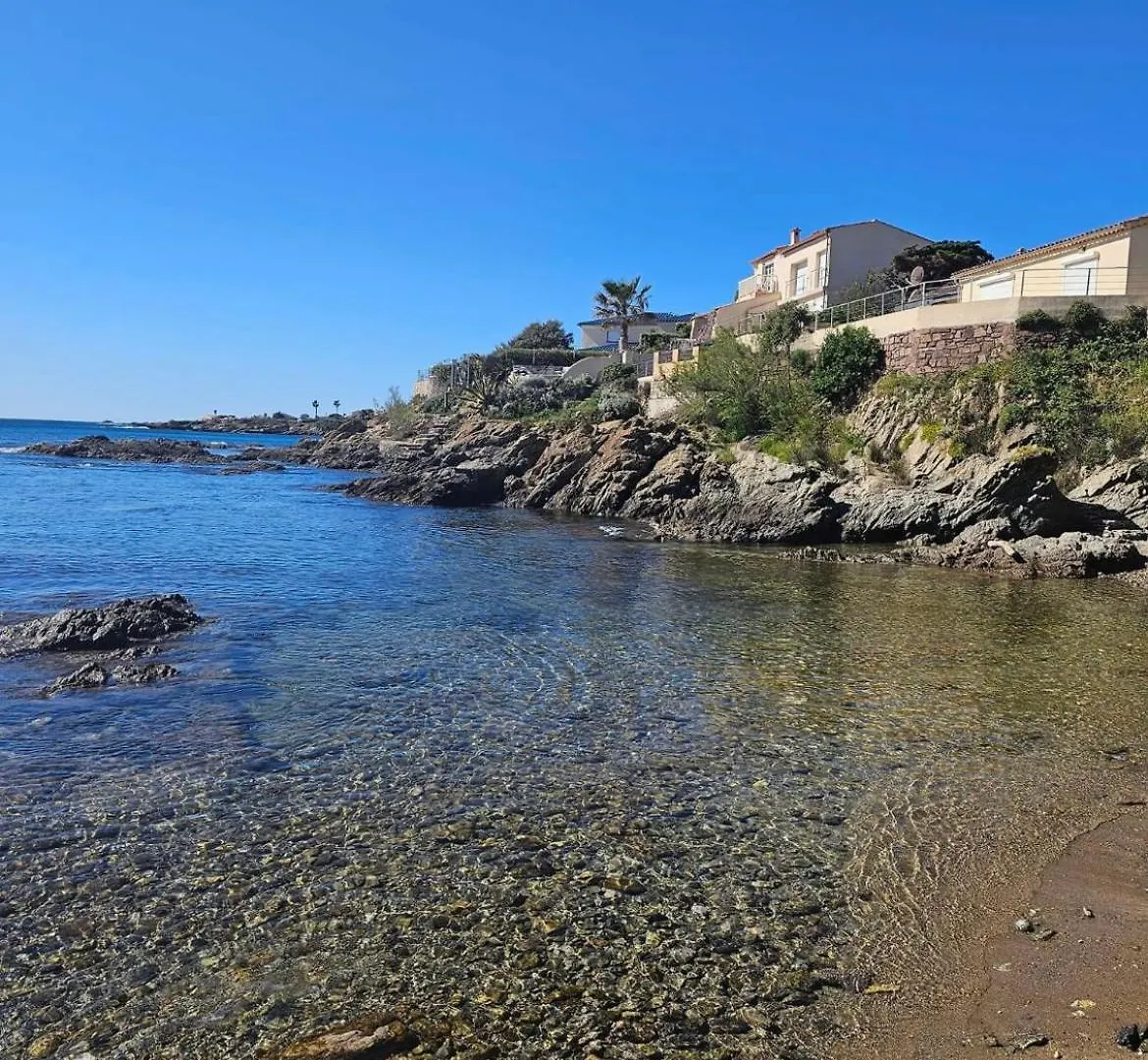 Studio Et Cabine, 4 Personnes,Mer, Piscine, Tennis, Les Issambres Roquebrune-sur-Argens 0*,  France